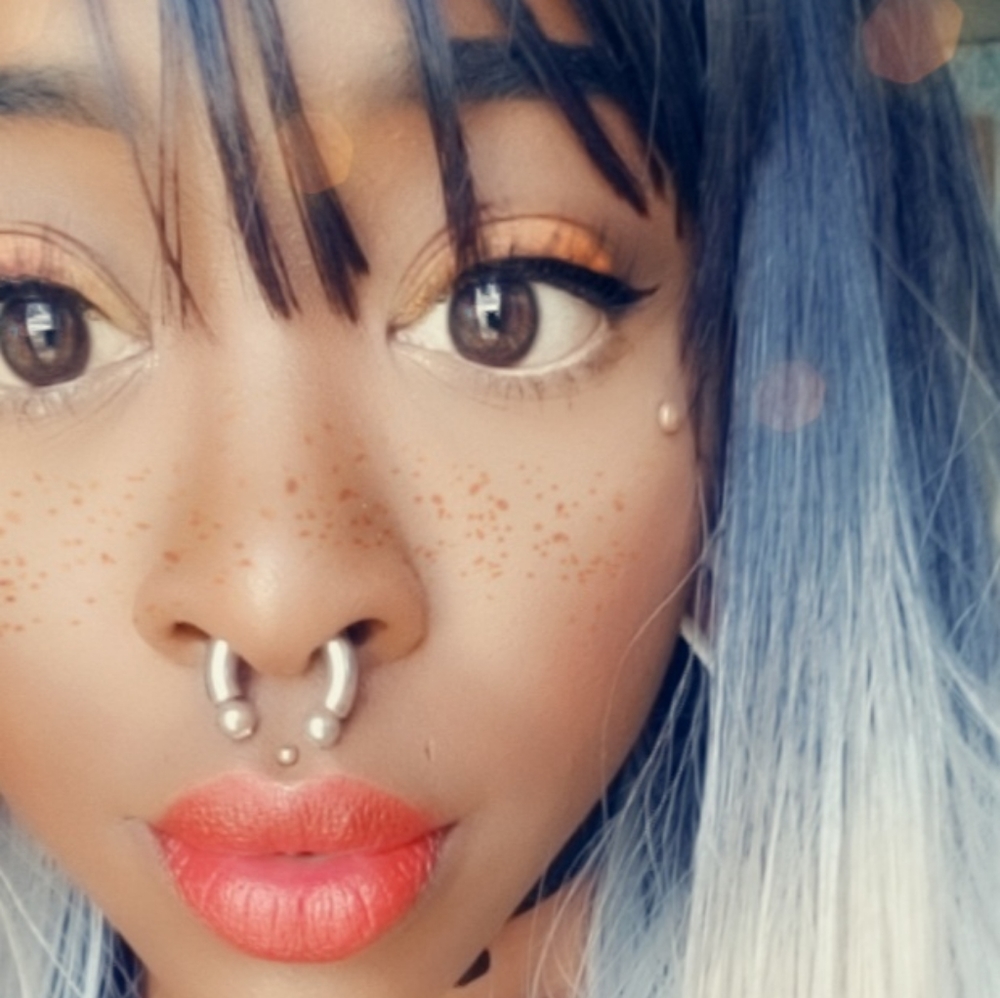 Meet your Posher, Ronni